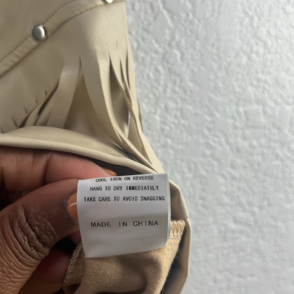 MICAS Solid Fringe Studded Mini Skirt Tan Sz L Southwest Cow Girl Effortless - Picture 7 of 11